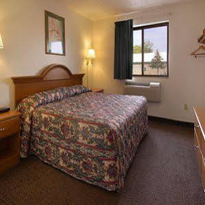 Super 8 By Wyndham Pulaski Exterior photo